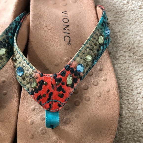 Vionic Lucia Snake Print Flip Flops Size 9 - Picture 3 of 8